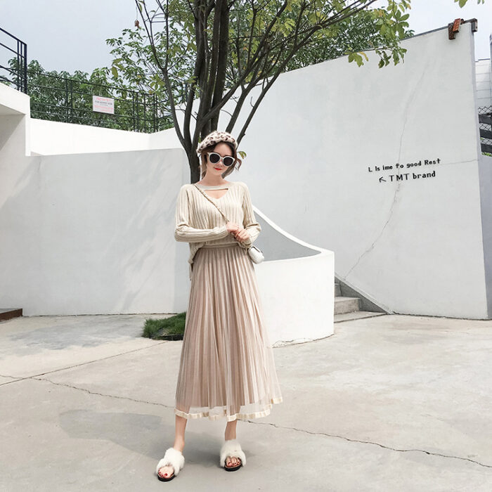 Mid length Net-Velvet Pleated Skirt ( Apricot)