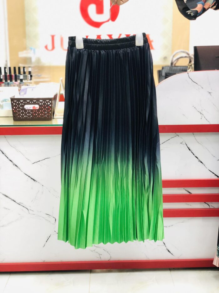 Mid Length 2 in 1 Shaded Pleated Skirt - Image 2