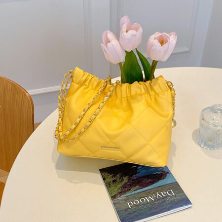 New Fashion Casual Rhombus Commuter Single Shoulder Bucket Bag (Yellow)